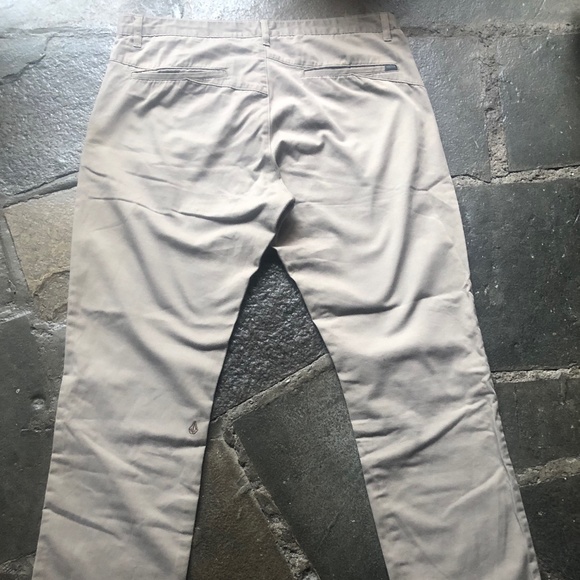 Men’s Volcom Khaki Pants - Picture 2 of 3